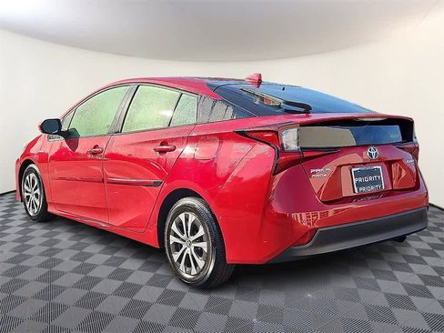 Used 2022 Toyota Prius LE image 5