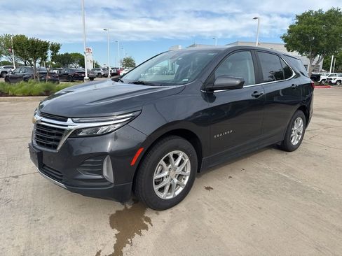 Used 2023 Chevrolet Equinox LT image 1