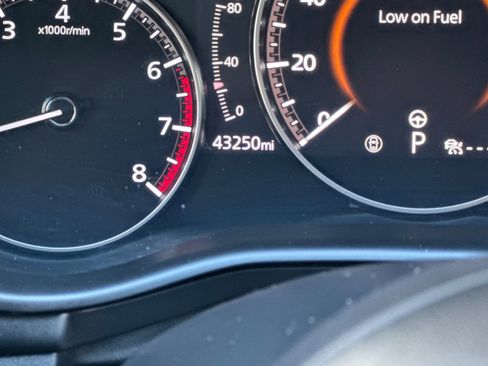 Used 2021 MAZDA MAZDA3 Hatchback w/Premium Plus Pkg image 27