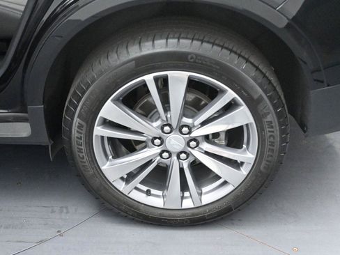 Certified 2025 Cadillac XT5 Premium Luxury FWD image 35