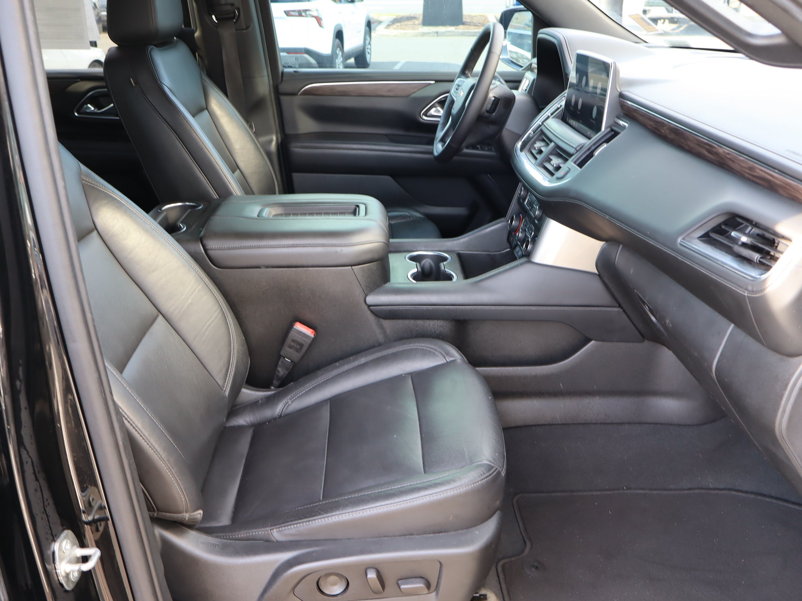 Used 2021 Chevrolet Tahoe LT w/ LT Signature Package RWD image 39
