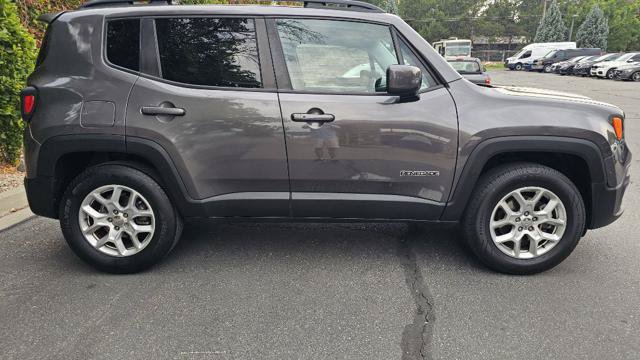 Used 2017 Jeep Renegade Latitude w/ Cold Weather Group AWD/4WD image 4