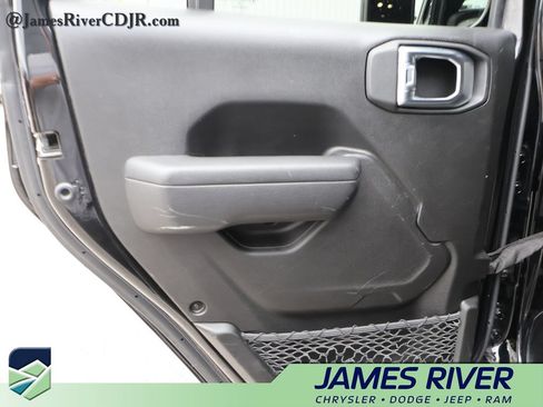 Used 2024 Jeep Wrangler Unlimited AWD/4WD image 16