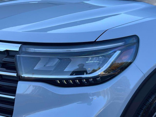 Used 2026 Ford Explorer Active AWD/4WD image 12