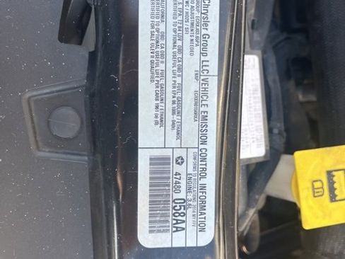 Used 2014 Dodge Grand Caravan SXT image 28