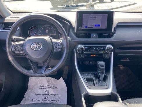 Used 2023 Toyota RAV4 XLE w/ Convenience Package image 9