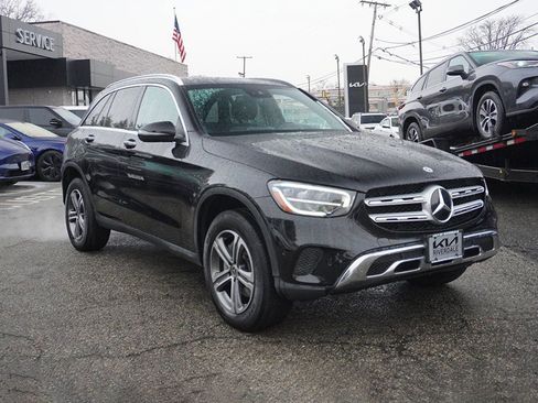 Used 2022 Mercedes-Benz GLC 300 4MATIC w/ Premium Package Lite image 2