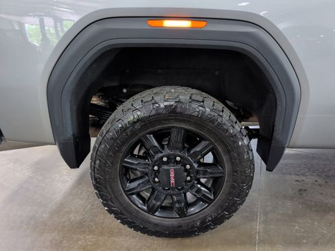 Used 2024 GMC Sierra 3500 AT4 w/ AT4 Premium Plus Package AWD/4WD image 11