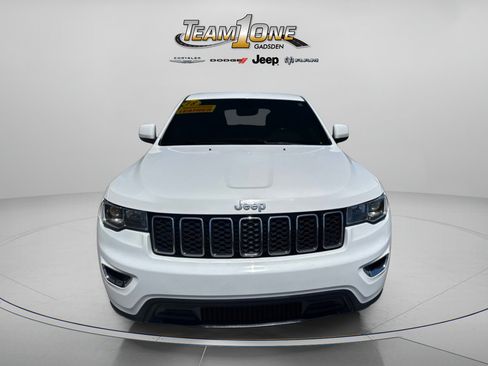 Used 2018 Jeep Grand Cherokee Laredo RWD image 3