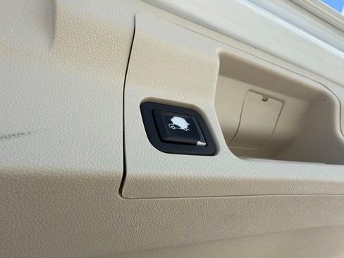 Used 2020 GMC Acadia Denali w/ Technology Package FWD image 20