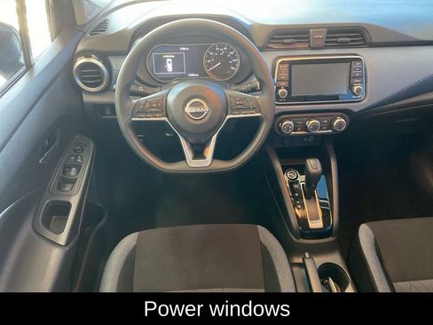 Used 2025 Nissan Versa SV FWD image 5