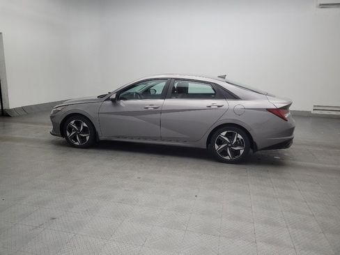 Used 2023 Hyundai Elantra Limited w/ Cargo Package FWD image 3