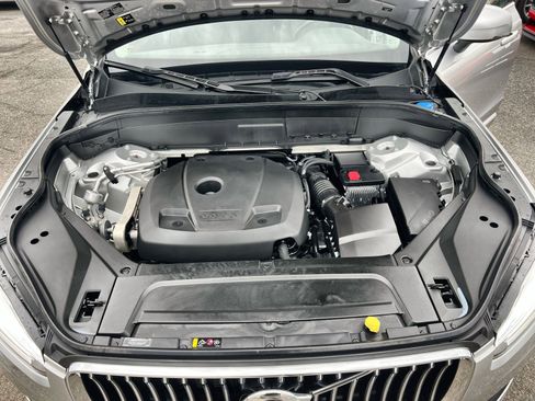 Used 2022 Volvo XC90 T6 Momentum w/ Climate Package image 29