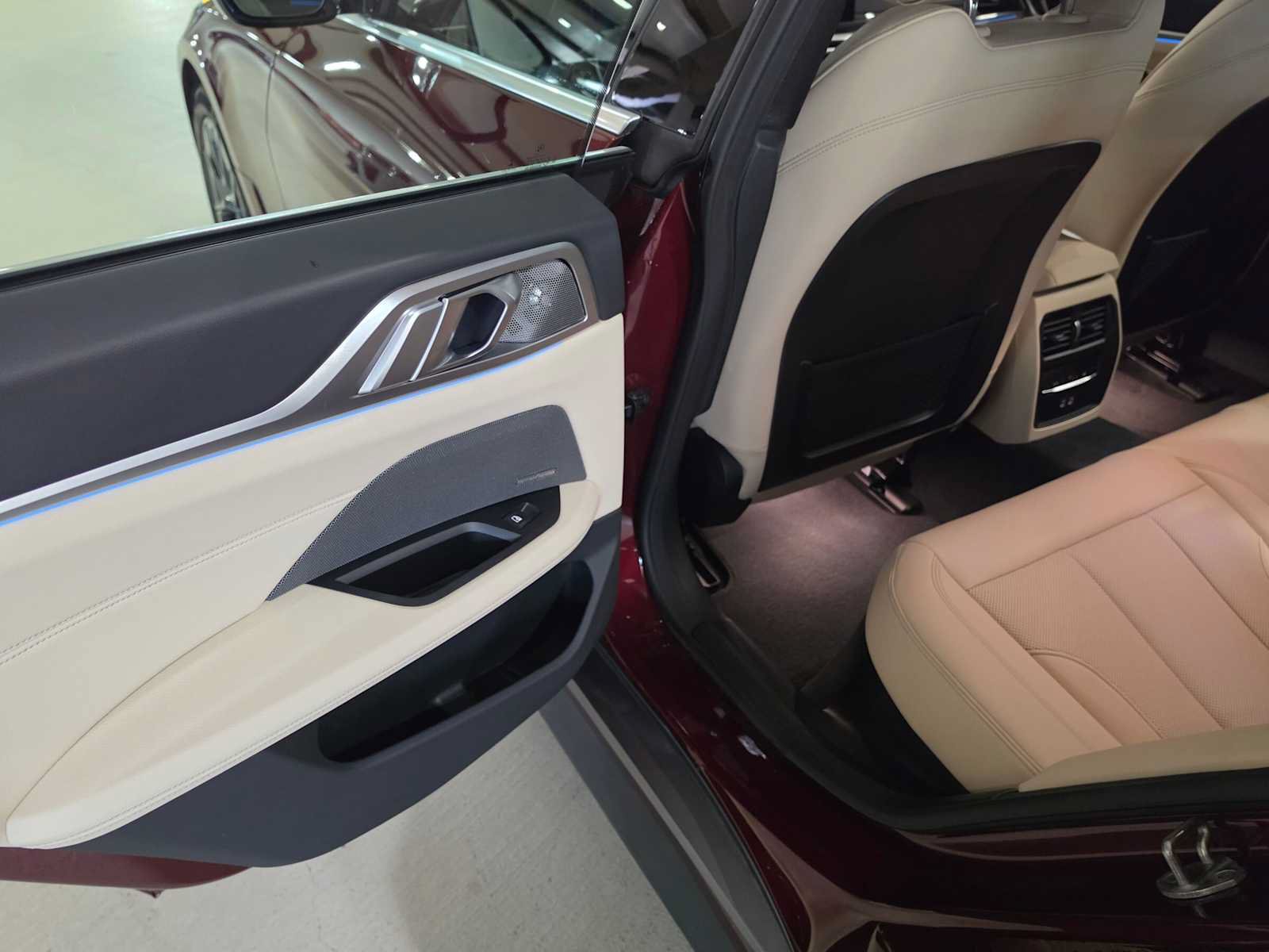 Used 2023 BMW i4 eDrive35 RWD image 17