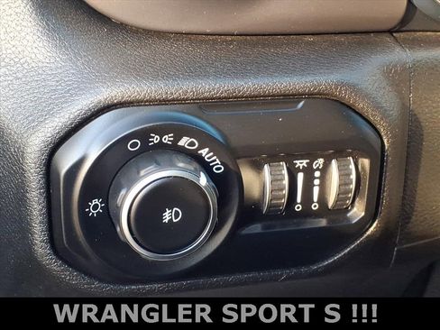 Used 2020 Jeep Wrangler Sport image 14