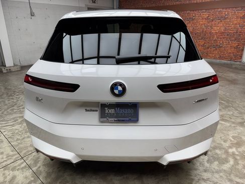 New 2026 BMW iX xDrive60 w/ Premium Package image 4