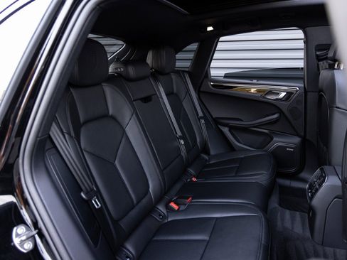 New 2026 Porsche Macan image 31