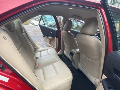 Used 2012 Toyota Camry L image 23