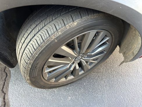 Used 2022 Nissan Pathfinder SL w/ SL Premium Package image 2