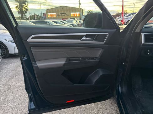 Used 2022 Volkswagen Atlas SE FWD image 17
