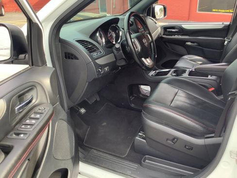 Used 2019 Dodge Grand Caravan GT FWD image 11