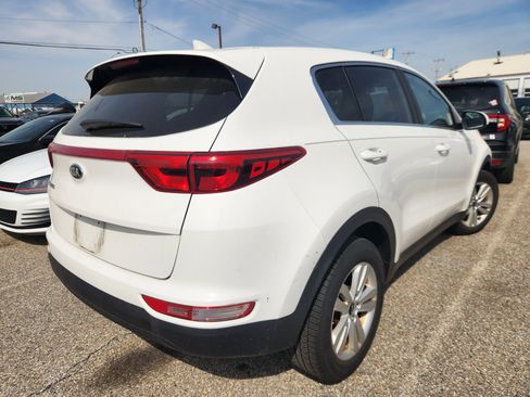 Used 2019 Kia Sportage LX image 4