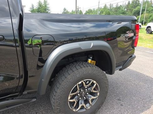 Used 2025 Chevrolet Colorado ZR2 AWD/4WD image 16