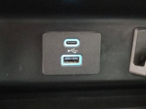 Used 2023 Ford F150 XLT w/ Trailer Tow Package image 33