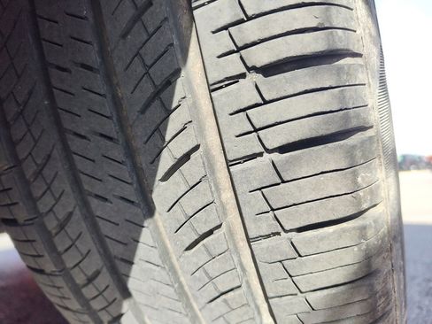 Used 2021 Ford Escape SE w/ SE Sport Appearance Package image 14