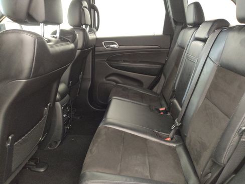 Used 2020 Jeep Grand Cherokee Altitude RWD image 18