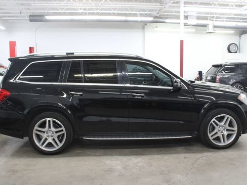 Used 2014 Mercedes-Benz GL 550 4MATIC image 7