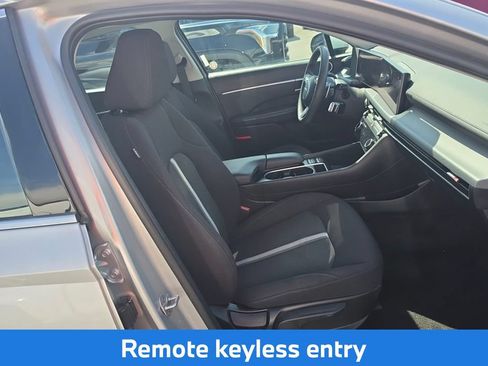 Used 2025 Hyundai Sonata SEL FWD image 12
