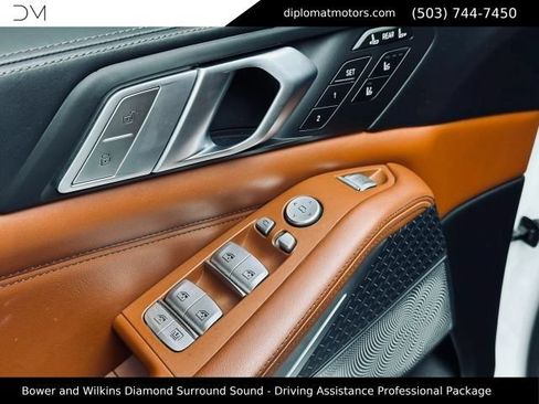 Used 2020 BMW X7 M50i AWD/4WD image 31