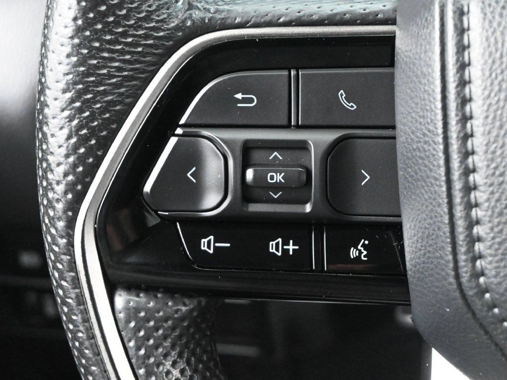 Used 2024 Toyota Tundra Limited w/ Power Package AWD/4WD image 8