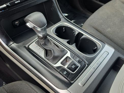 Certified 2024 Kia Carnival LX FWD image 25