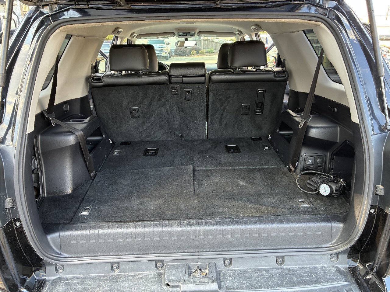 Used 2019 Toyota 4Runner SR5 AWD/4WD image 22