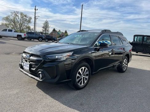 Used 2023 Subaru Outback Premium AWD/4WD image 3