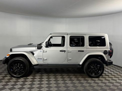 Used 2023 Jeep Wrangler Unlimited Sahara image 9