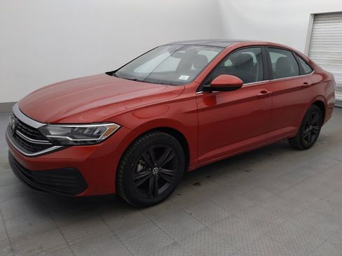 Used 2024 Volkswagen Jetta SE FWD image 2