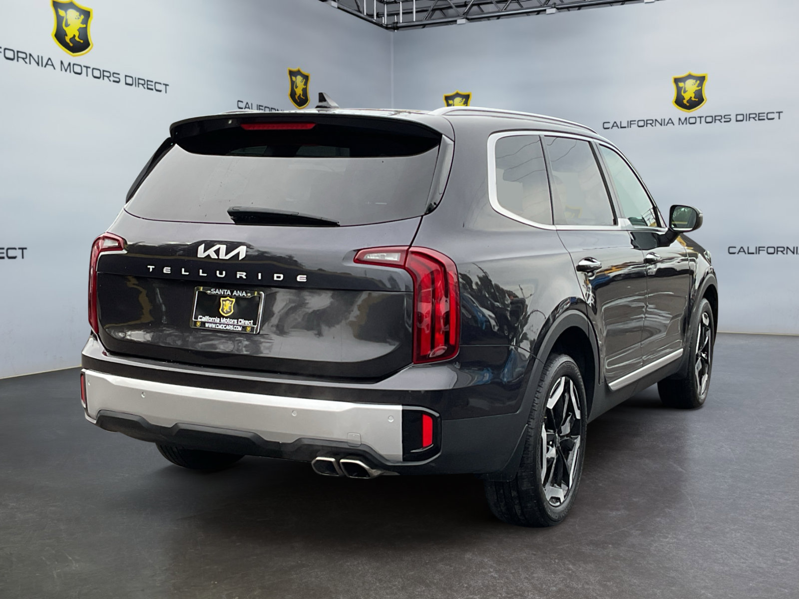 Used 2025 Kia Telluride S FWD image 5