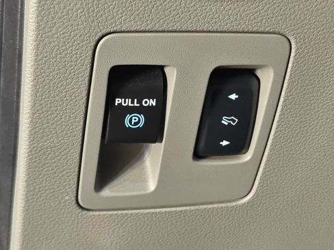 Used 2018 Ford F150 XLT w/ Equipment Group 302A Luxury AWD/4WD image 11