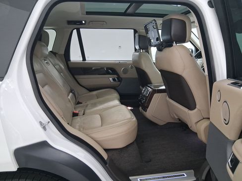 Used 2018 Land Rover Range Rover Long Wheelbase Supercharged image 34