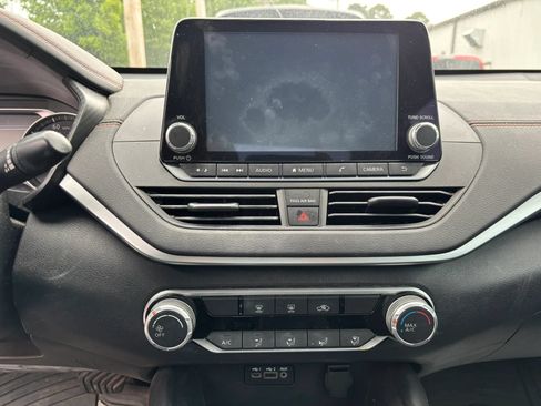 Used 2020 Nissan Altima 2.5 SR FWD image 9