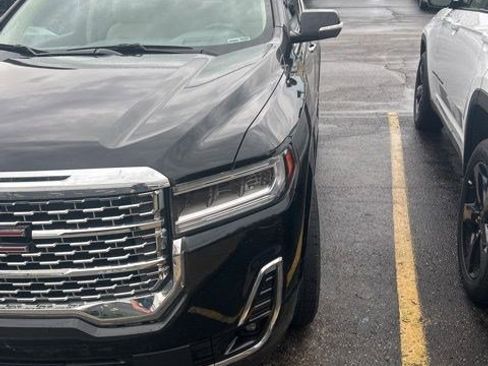 Used 2021 GMC Acadia Denali w/ Denali Technology Package FWD image 2