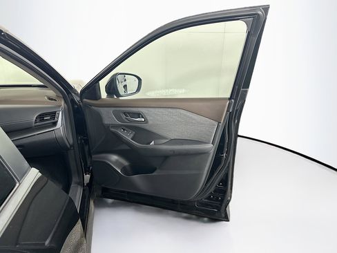 Used 2023 Nissan Rogue SV FWD image 32