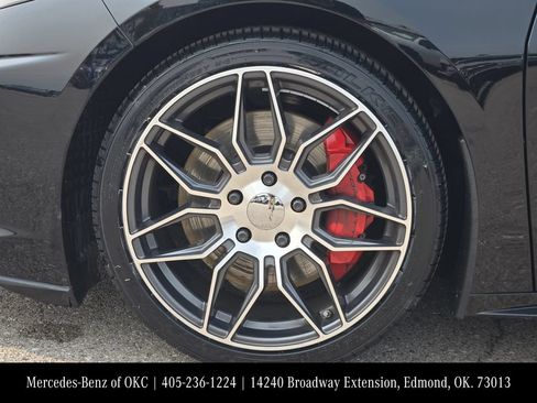 Used 2023 Chevrolet Corvette Stingray Coupe w/ Z51 Performance Package RWD image 9
