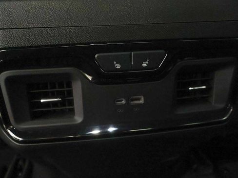 Used 2025 GMC Sierra 2500 AT4 w/ Technology Package AWD/4WD image 52