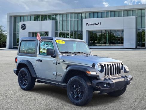 Used 2019 Jeep Wrangler Sport image 3