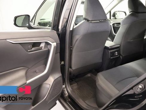 Certified 2022 Toyota RAV4 LE AWD/4WD image 29