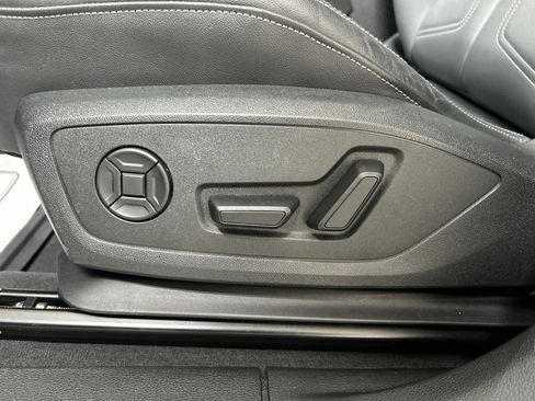 Used 2024 Audi Q3 2.0T Premium Plus w/ Premium Plus Package image 10